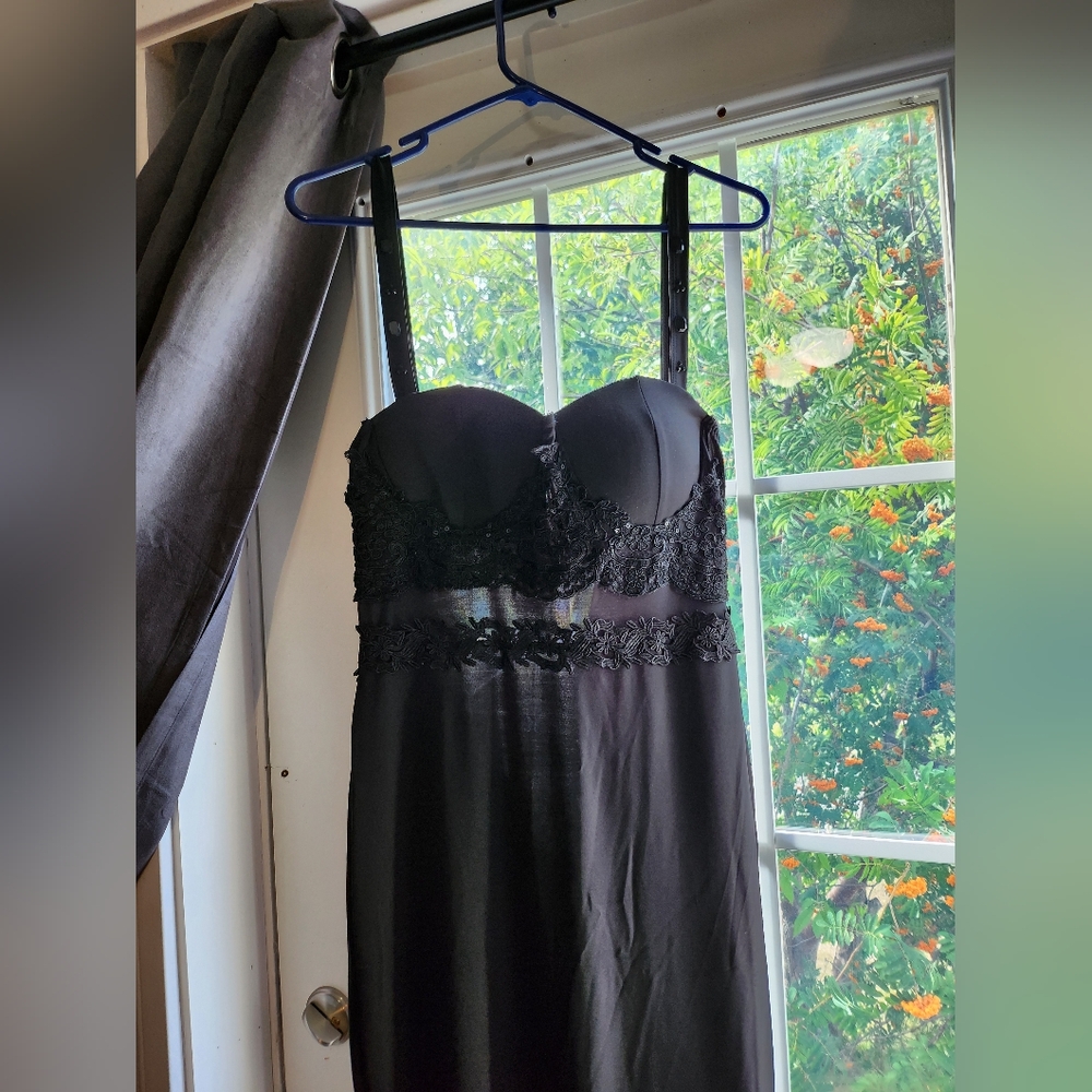 Lace Bodycon Maxi Dress